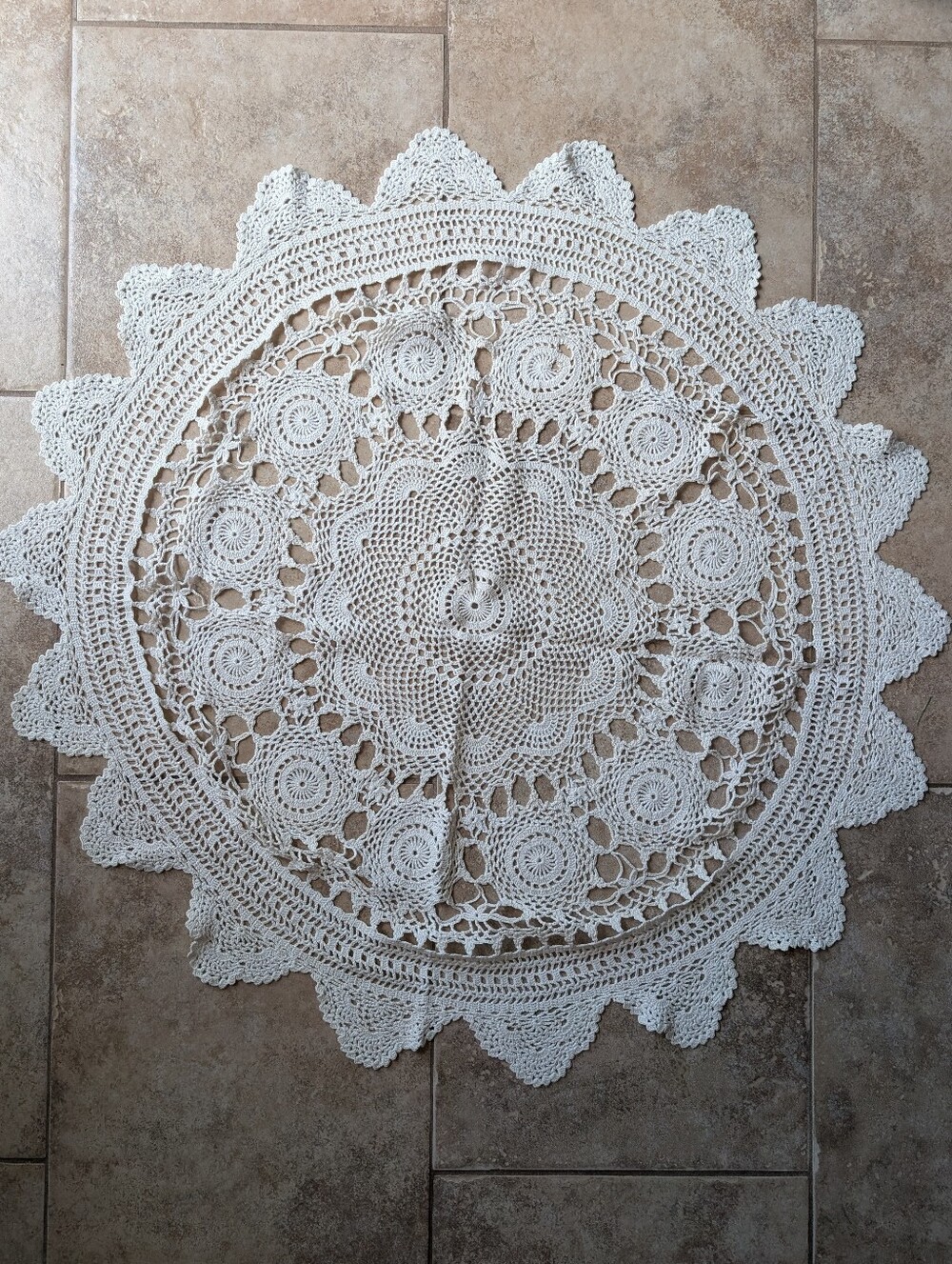Beautiful Round 30 inches Side Table Cloth (Lace, Doily)